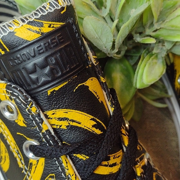 Limited Edition Converse X Andy Warhol Leather Banana Print Low Ox Sneakers - Picture 2 of 16